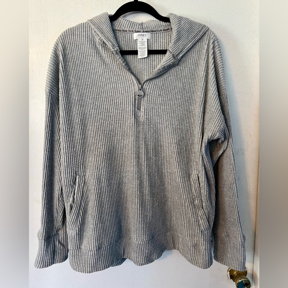 Pullover sweater